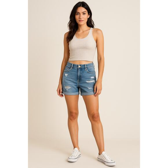 Old Navy Women’s‎ Size 6 Boyfriend Denim Shorts Light Wash Distressed - Picture 1 of 10